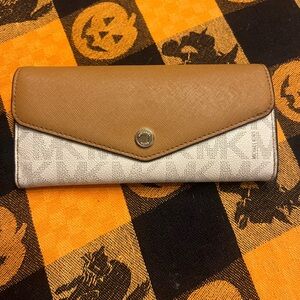 Michael Kors women wallet